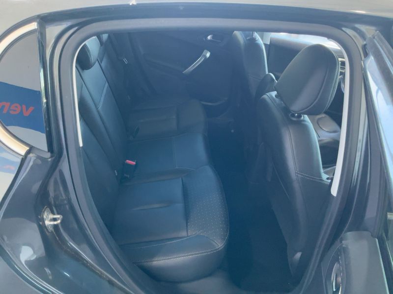 Peugeot 208 1.2 PureTech Allure 2015 – снимка 19
