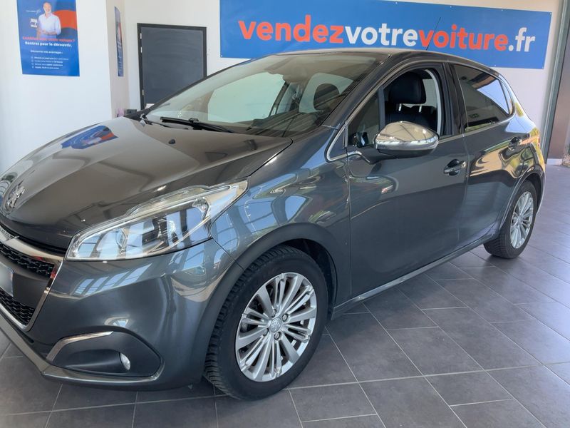 Peugeot 208 1.2 PureTech Allure 2015 – снимка 2