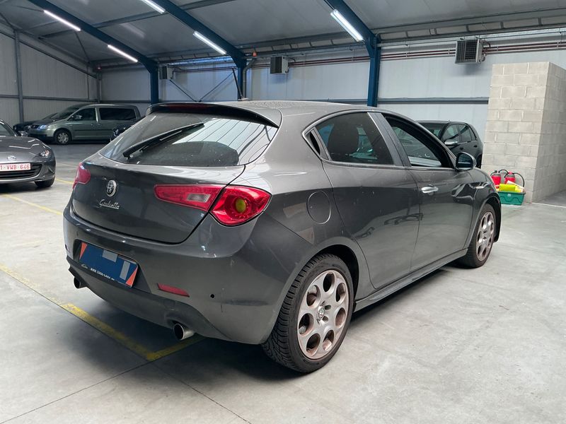 Alfa Romeo Giulietta 2.0 JTDM Turismo 2012 – снимка 2