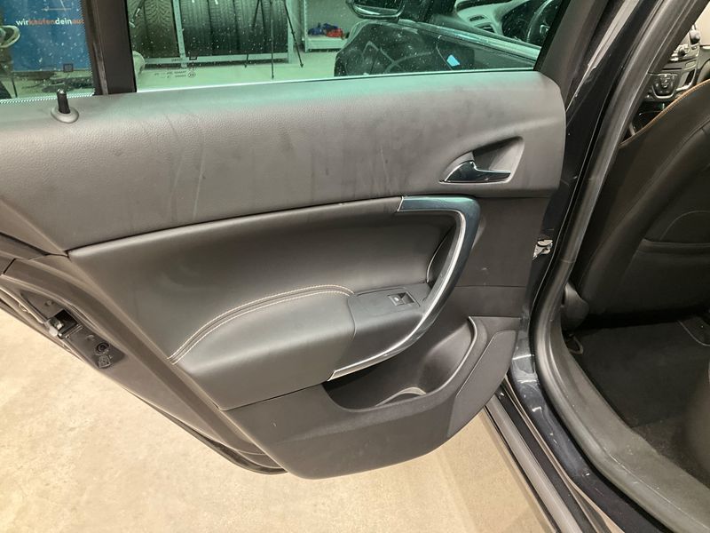 Opel Insignia Sports Tourer 2.0 CDTI Innovation 2015 – снимка 28