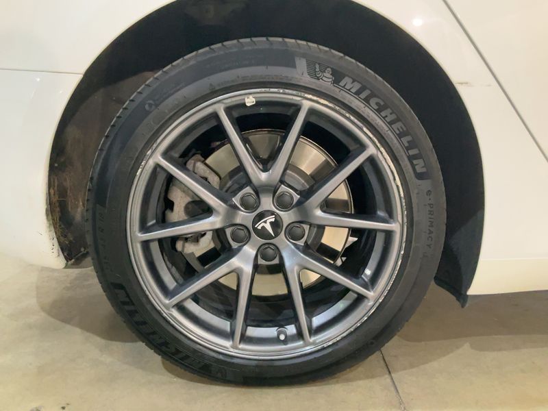 Tesla Model 3 Standard Range 2023 – снимка на щета