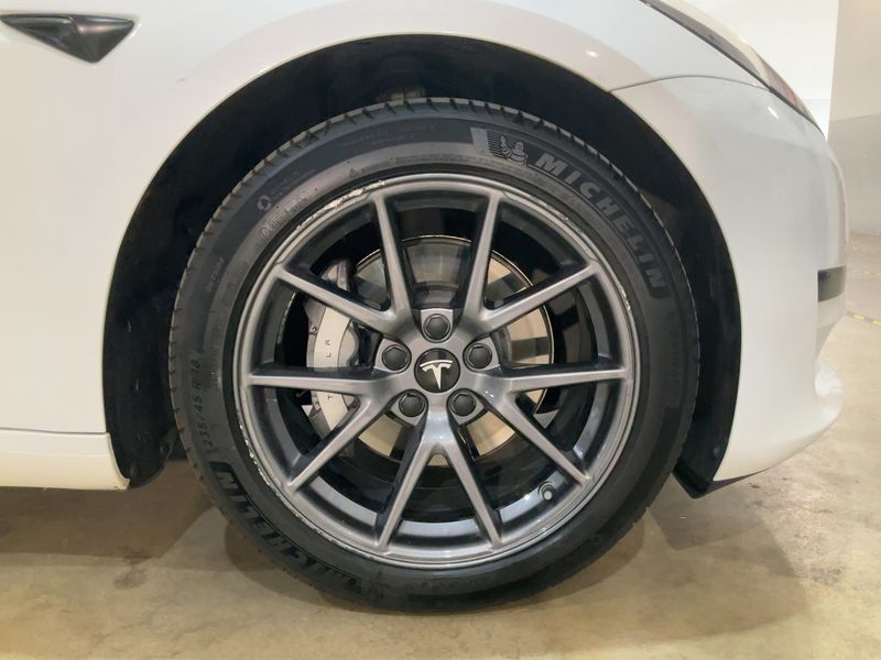Tesla Model 3 Standard Range 2023 – снимка 19