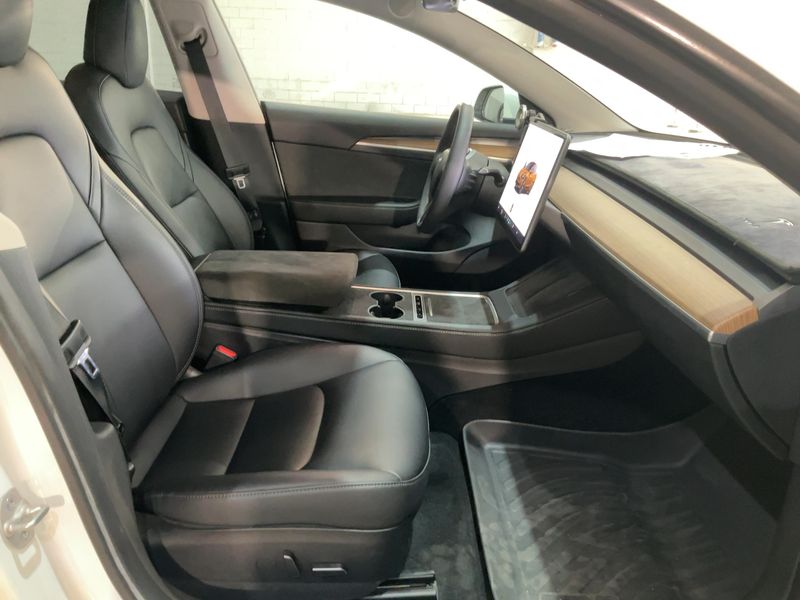 Tesla Model 3 Standard Range 2023 – снимка 11
