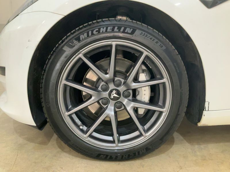 Tesla Model 3 Standard Range 2023 – снимка на щета