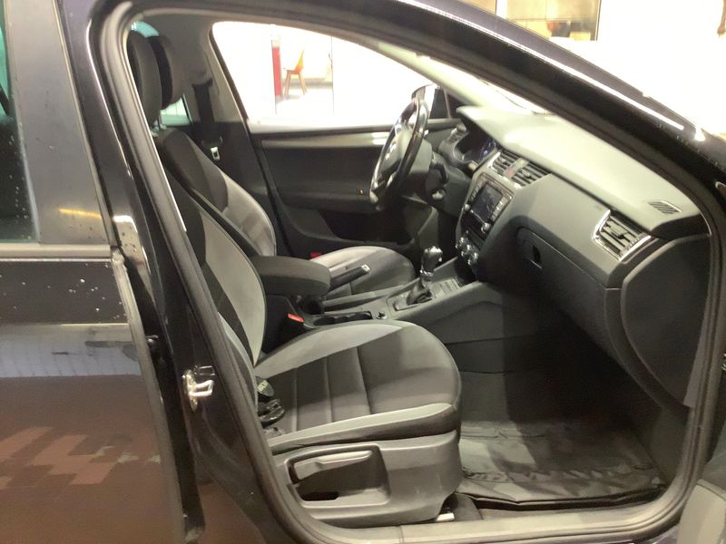 Skoda Octavia 1.4 TSI Joy 2016 – снимка 17