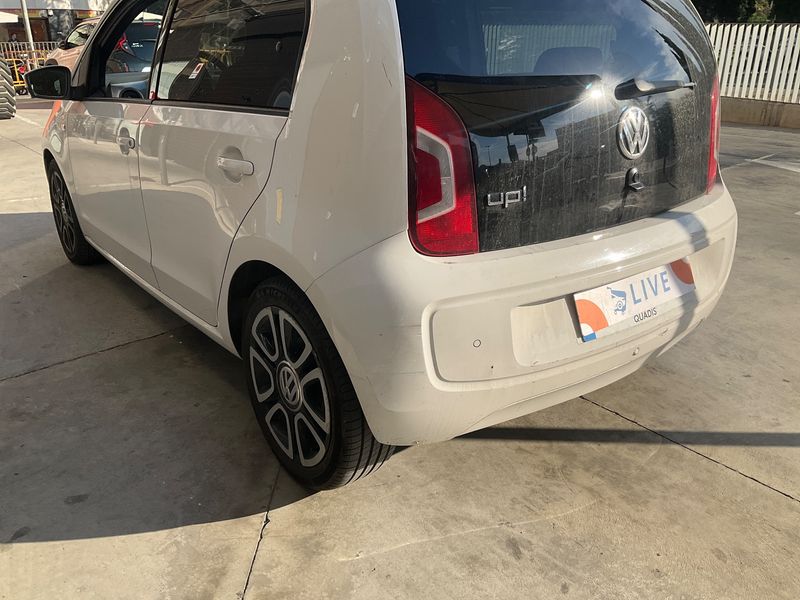 Volkswagen up! 1.0 High up! 2015 – снимка 29
