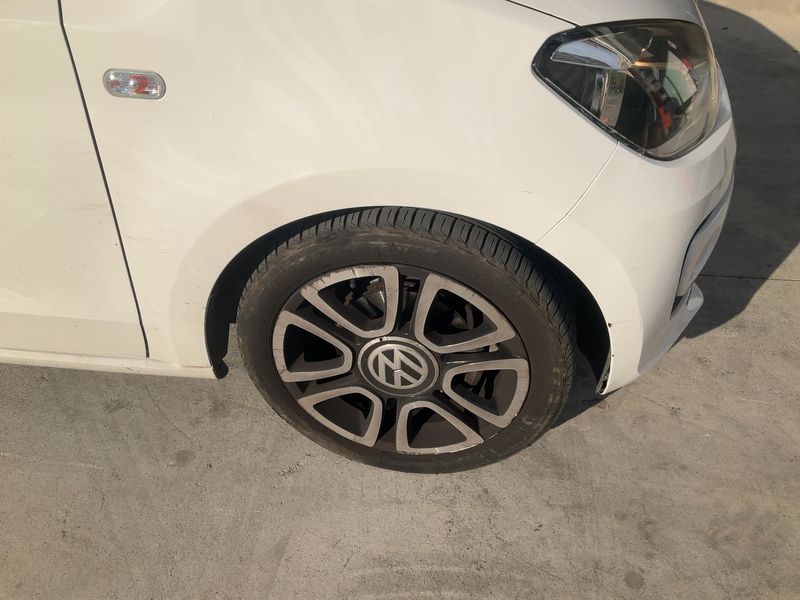 Volkswagen up! 1.0 High up! 2015 – снимка 11