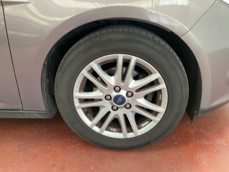 Ford Focus 1.6 TDCi Titanium 2012 – снимка 11