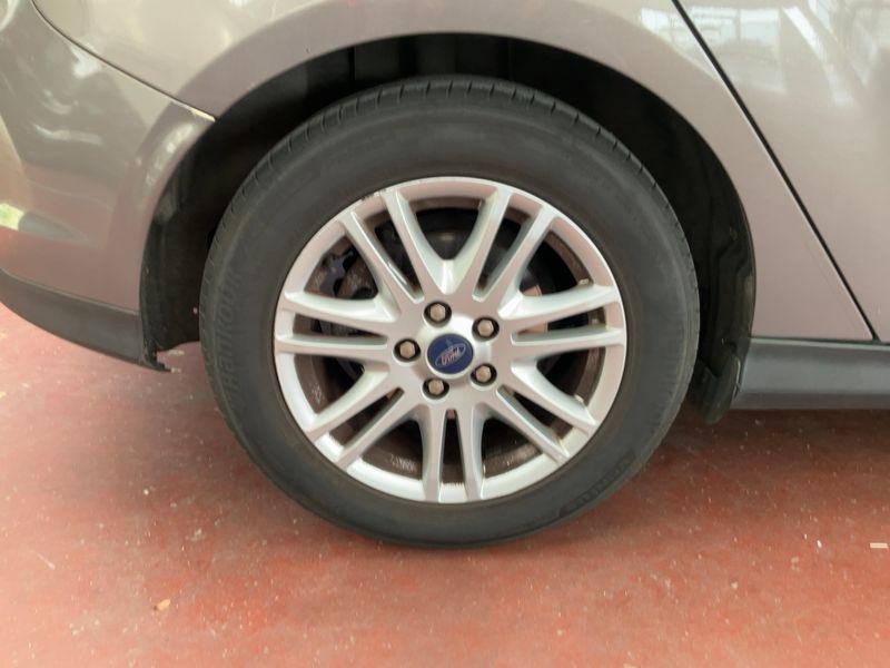 Ford Focus 1.6 TDCi Titanium 2012 – снимка 9