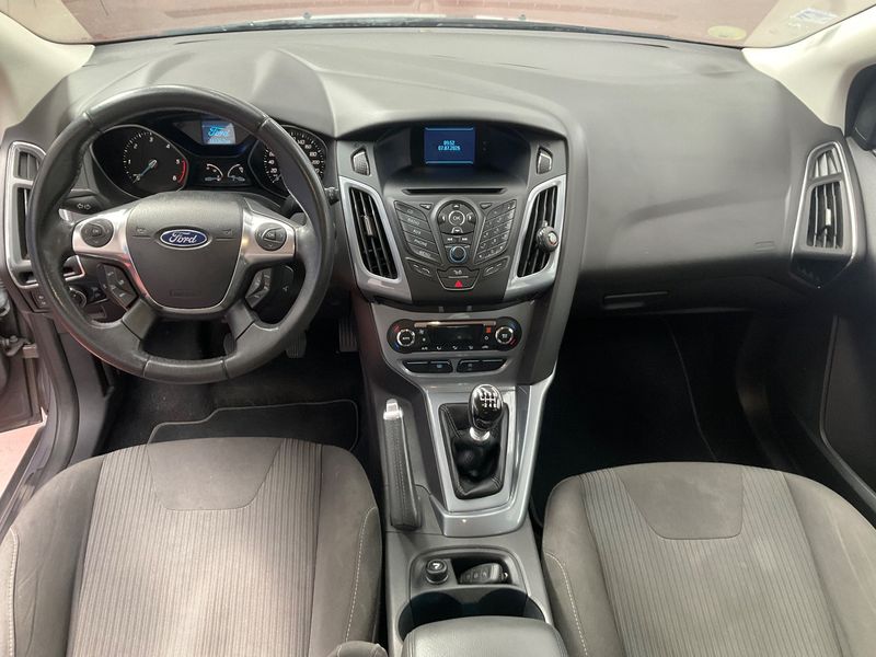 Ford Focus 1.6 TDCi Titanium 2012 – снимка 17