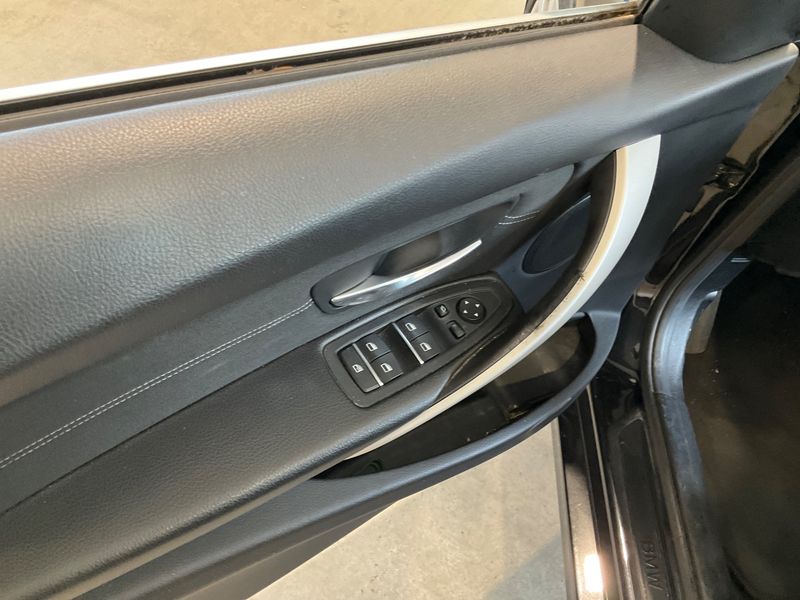 BMW 3er 320d xDrive Advantage 2017 – снимка 23