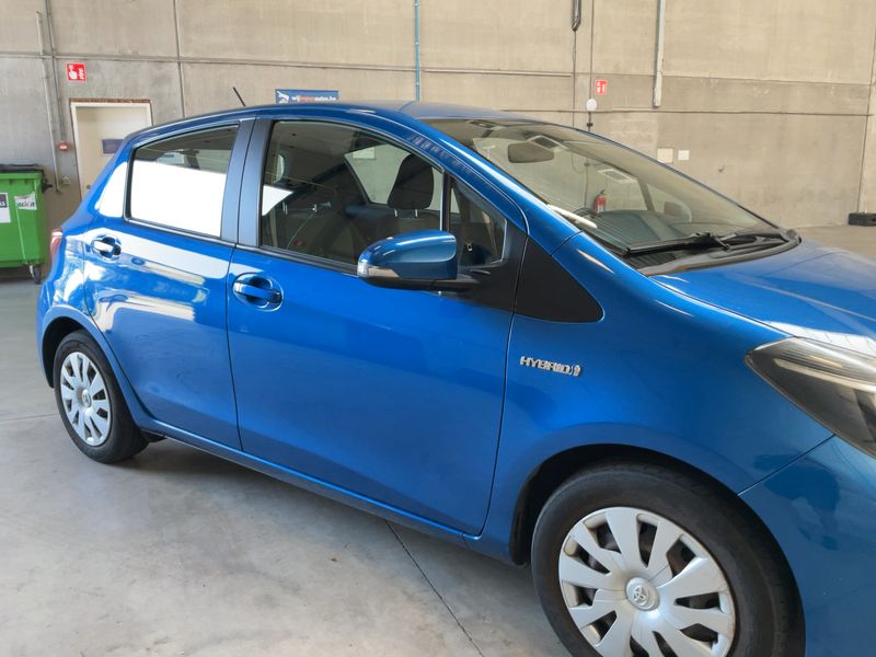 Toyota Yaris 1.5 Hybrid Collection 2015 – снимка 12