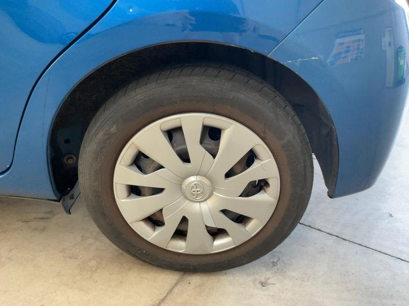 Toyota Yaris 1.5 Hybrid Collection 2015 – снимка 5