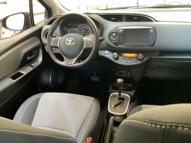 Toyota Yaris 1.5 Hybrid Collection 2015 – снимка 17