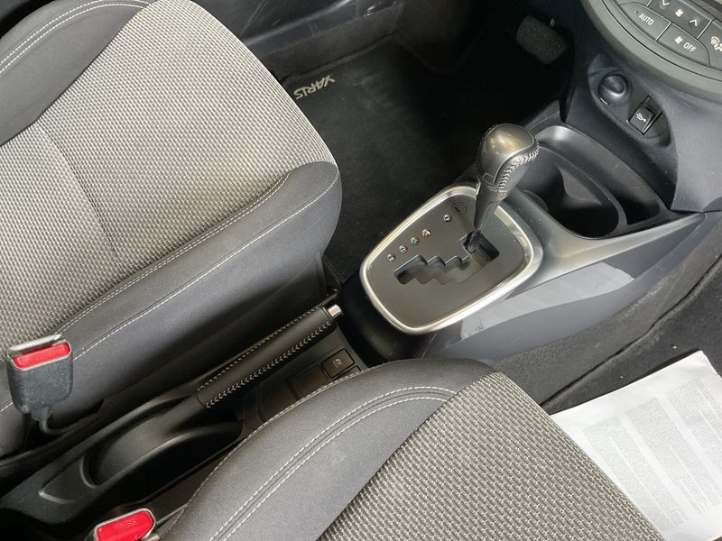 Toyota Yaris 1.5 Hybrid Collection 2015 – снимка 23
