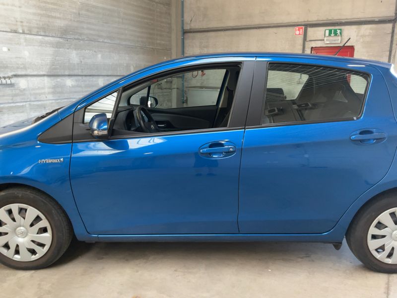 Toyota Yaris 1.5 Hybrid Collection 2015 – снимка 4