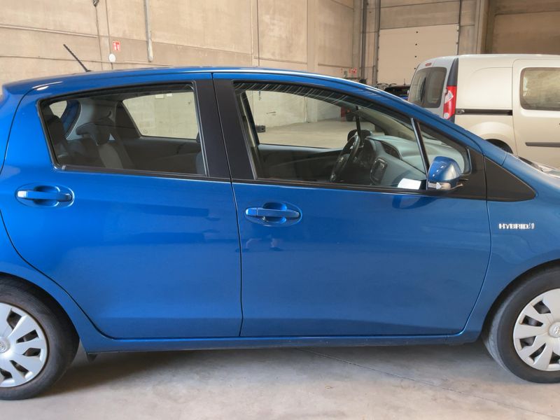 Toyota Yaris 1.5 Hybrid Collection 2015 – снимка 10