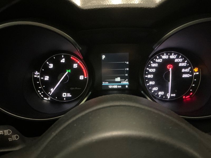 Alfa Romeo Stelvio 2.2 JTDM Business Q4 2018 – снимка 18