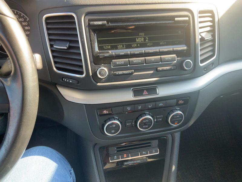 Volkswagen Sharan 2.0 TDI Trendline BlueMotion Tech 2013 – снимка 18