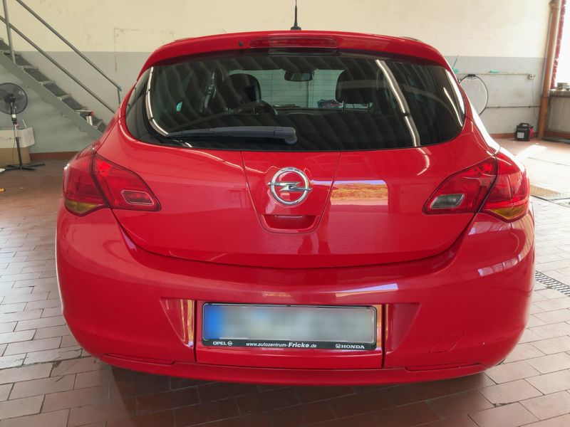 Opel Astra 1.6 Design Edition 2011 – снимка 7