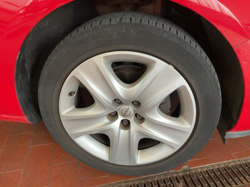 Opel Astra 1.6 Design Edition 2011 – снимка 11
