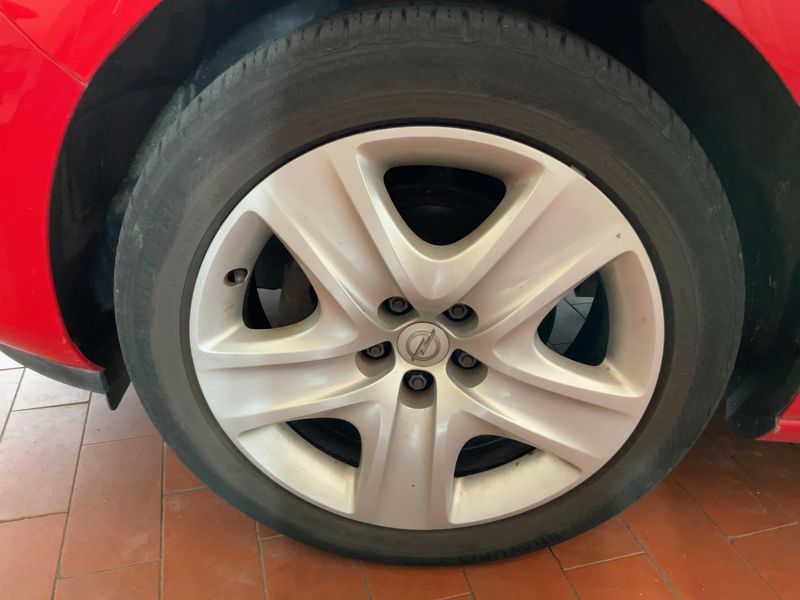 Opel Astra 1.6 Design Edition 2011 – снимка 3