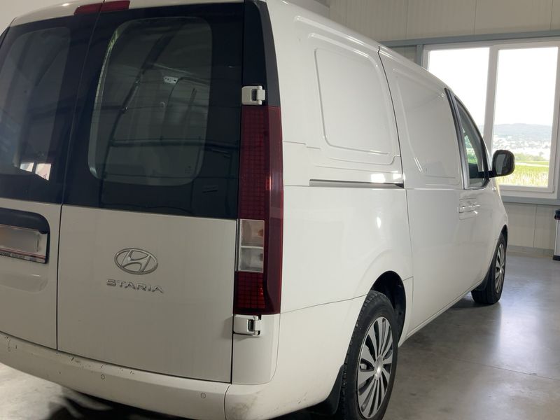 Hyundai Staria 2.2 CRDi 2WD 2022 – снимка 8