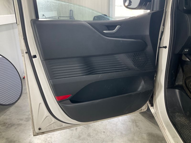 Hyundai Staria 2.2 CRDi 2WD 2022 – снимка 31
