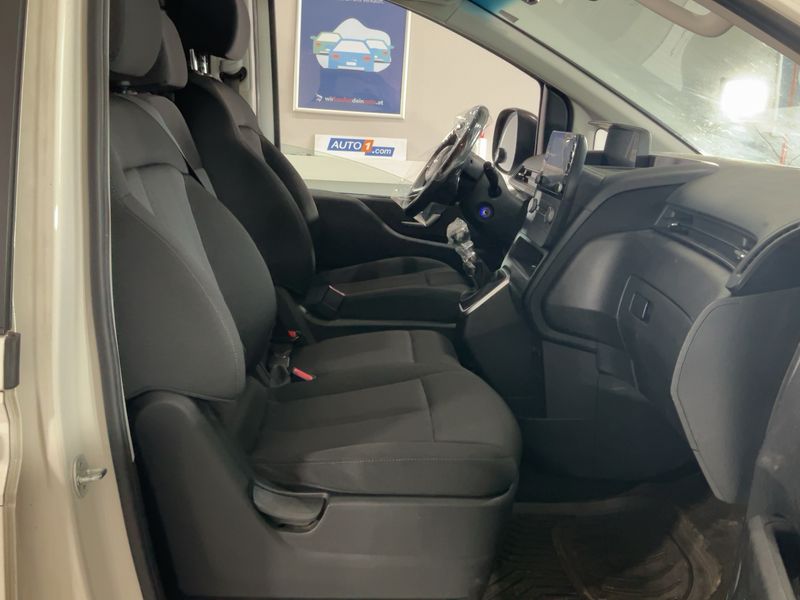 Hyundai Staria 2.2 CRDi 2WD 2022 – снимка 17