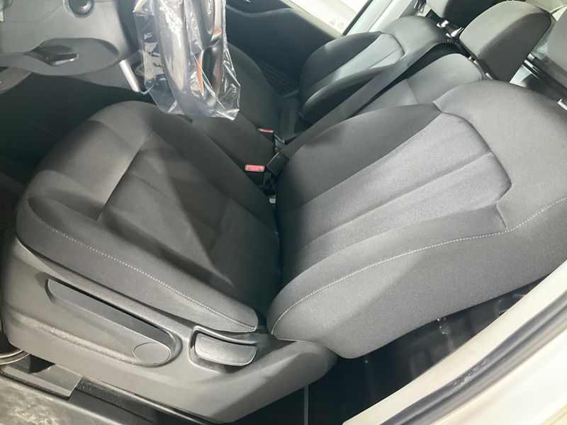 Hyundai Staria 2.2 CRDi 2WD 2022 – снимка 37