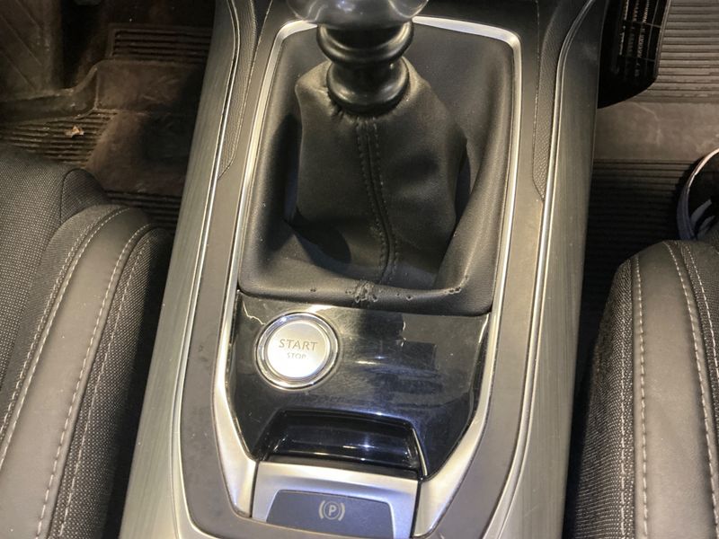 Peugeot 308 1.6 Blue-HDi Allure 2017 – снимка 37