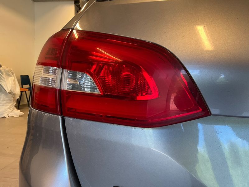 Peugeot 308 1.6 Blue-HDi Allure 2017 – снимка 46