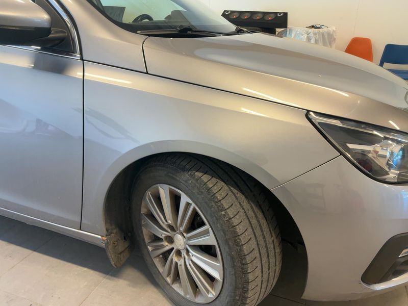 Peugeot 308 1.6 Blue-HDi Allure 2017 – снимка 12
