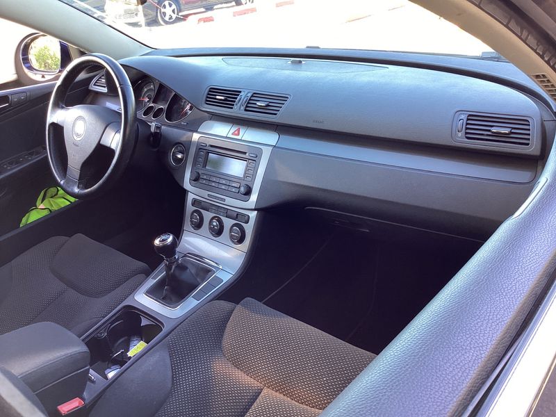 Volkswagen Passat 1.9 TDI Advance 2005 – снимка 3