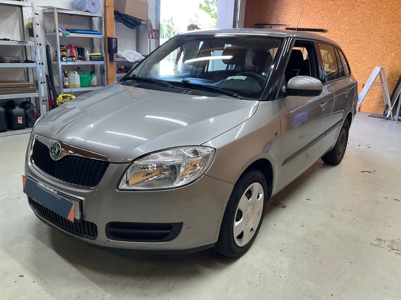 Skoda Fabia 1.4 Ambiente 2009 – снимка 1
