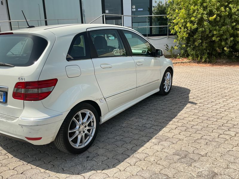 Mercedes-Benz B-Klasse B 180 CDI 2011 – снимка 2