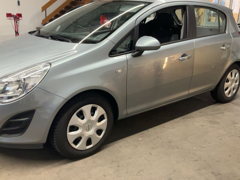 Opel Corsa 1.4 Edition 2012 – снимка 2