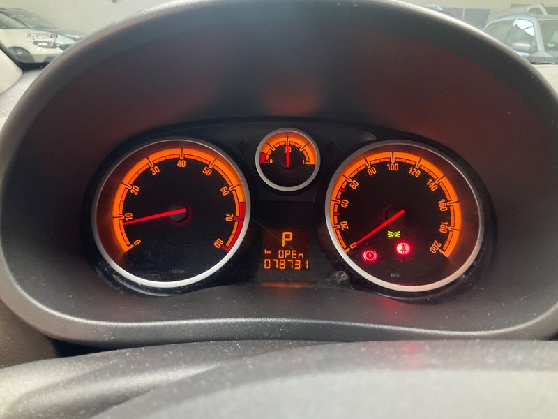 Opel Corsa 1.4 Edition 2012 – снимка 19