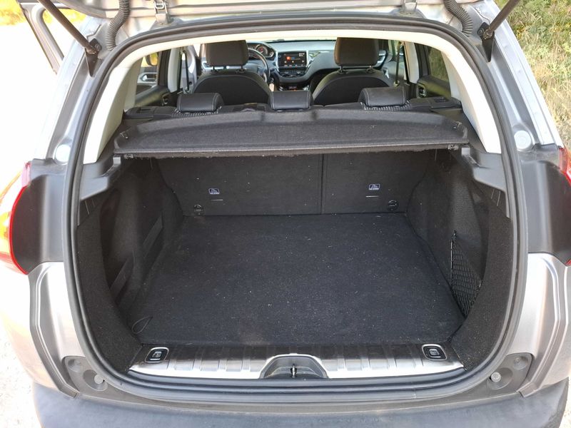 Peugeot 2008 1.2 PureTech Allure 2018 – снимка 9