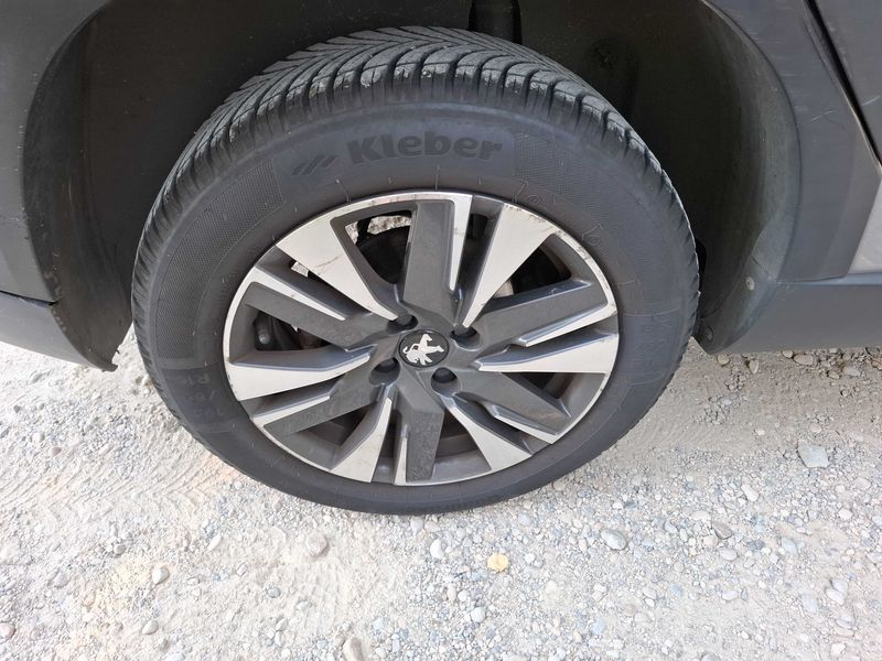 Peugeot 2008 1.2 PureTech Allure 2018 – снимка 52