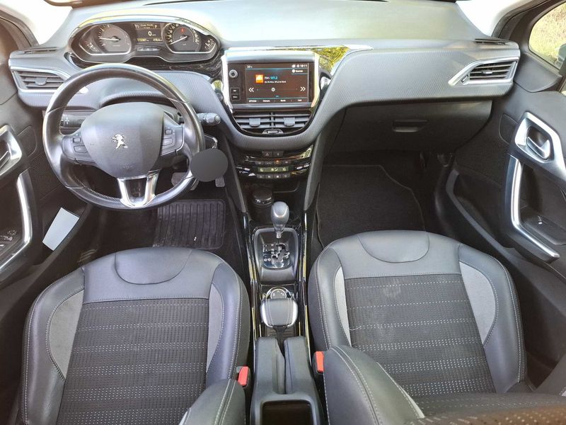 Peugeot 2008 1.2 PureTech Allure 2018 – снимка 11