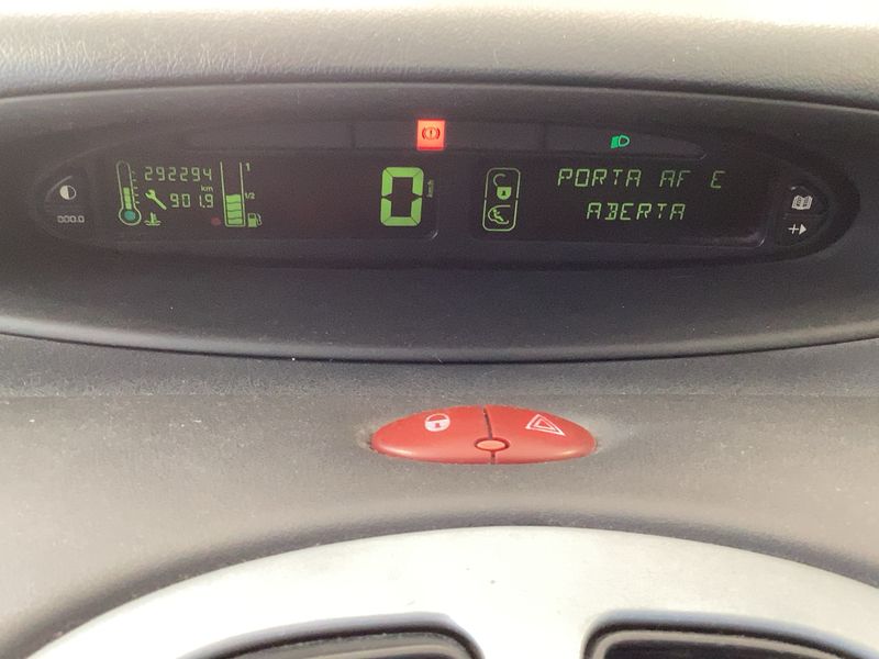 Citroen Xsara Picasso 1.6 HDi Exclusive 2005 – снимка 18