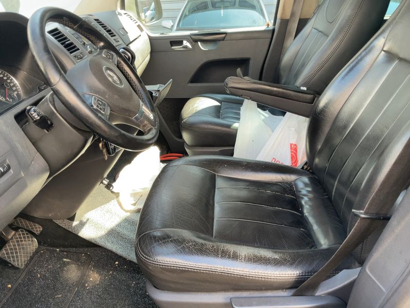 Volkswagen T5 Caravelle 2.0 TDI Comfortline lang 2015 – снимка 16