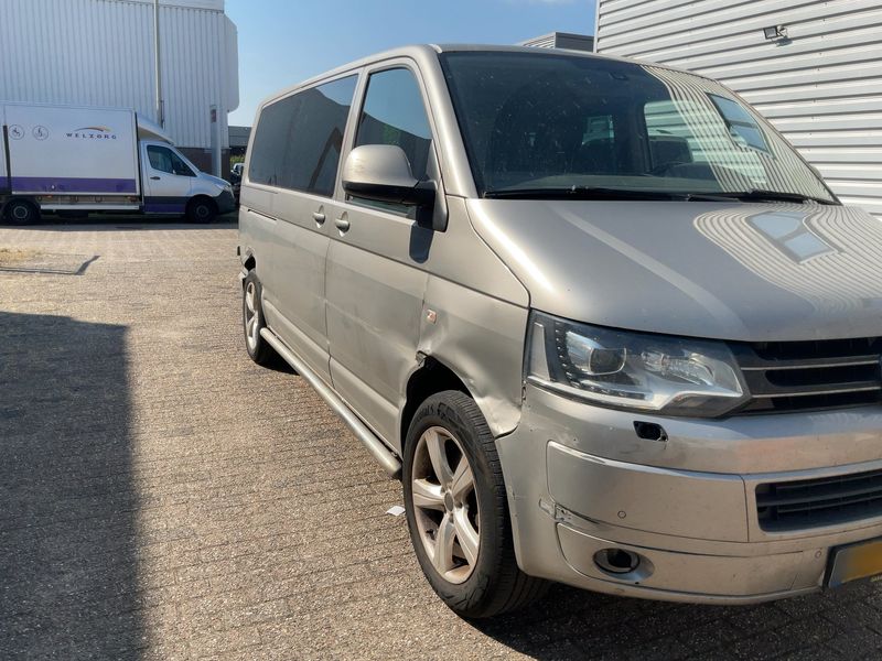 Volkswagen T5 Caravelle 2.0 TDI Comfortline lang 2015 – снимка 12