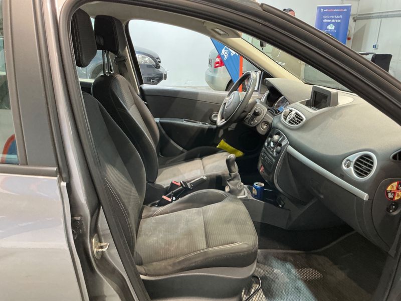 Renault Clio 1.2 TCe Tom Tom Edition 2012 – снимка 3