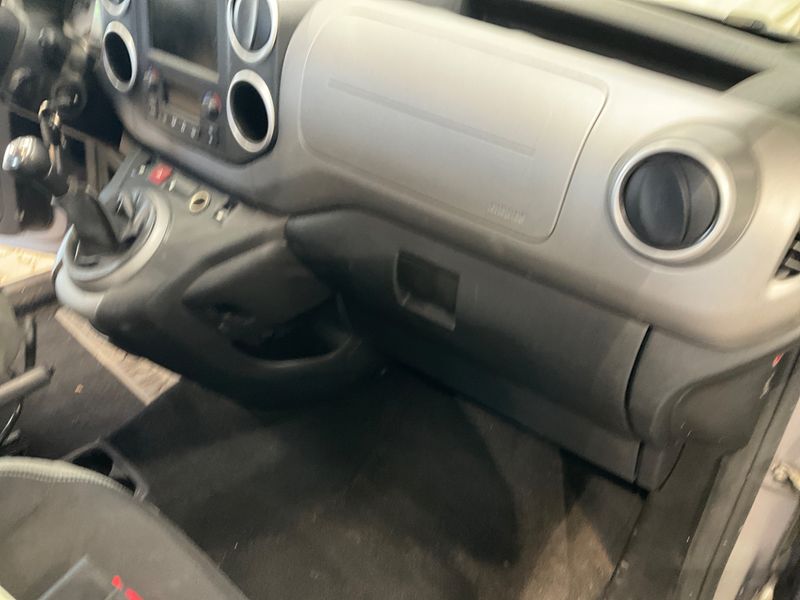 Citroen Berlingo 1.2 PureTech Selection 2016 – снимка 35