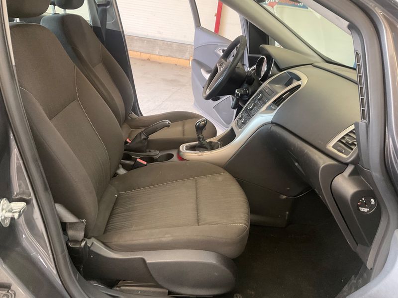 Opel Astra 1.7 CDTI Edition 2011 – снимка 3