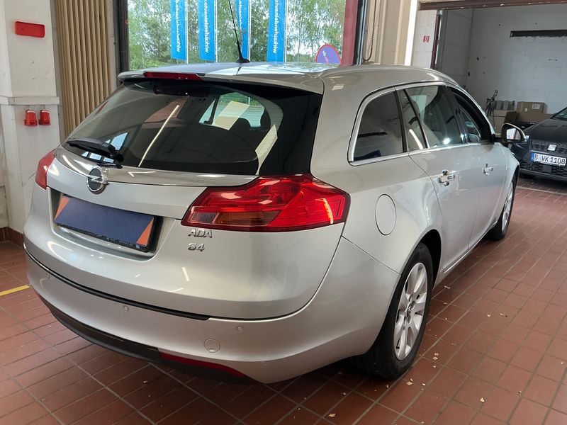 Opel Insignia Sports Tourer 2.0 CDTI Edition 2011 – снимка 2