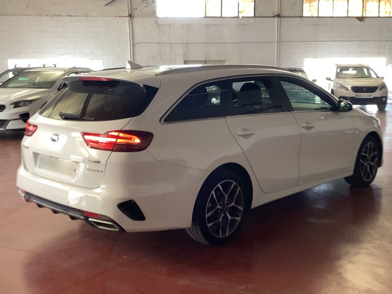 Kia cee'd 1.6 CRDi Mild-Hybrid GT Line 2021 – снимка 8