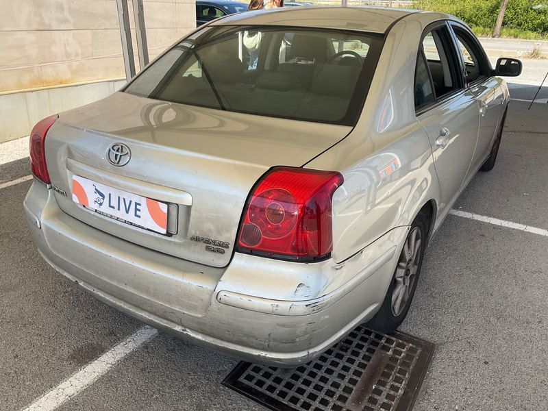 Toyota Avensis 2.0 D-4D Executive 2005 – снимка 2